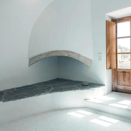 Casa Kombonada Villa Aroniadhiánika